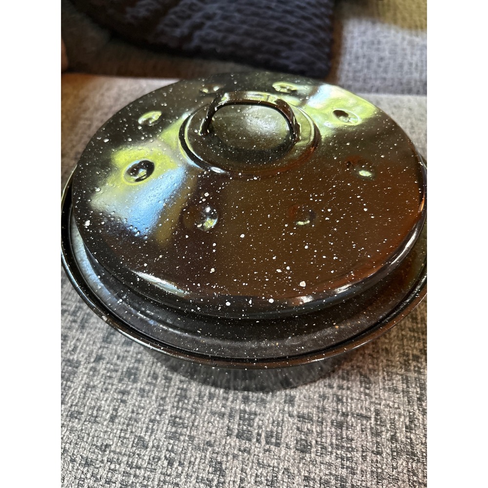 Vintage Black Speckled Enamelware Round Roasting Pan with Self-Basting Lid 9.5in